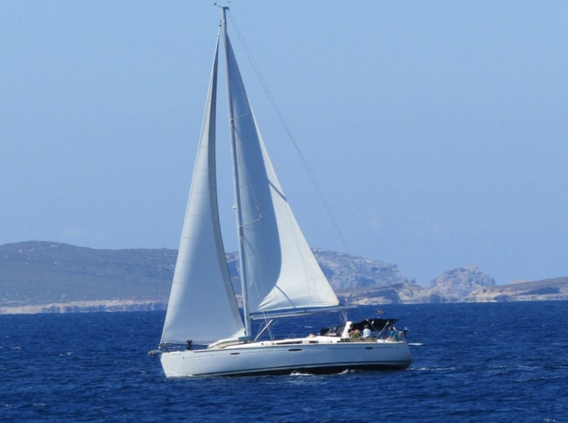 sailing-yacht